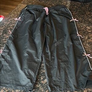 Black with pink bow track pants size 3X